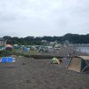 三戸浜海岸はキャンプ・バーベキューを楽しむ人で大変賑わっています。(2017.08.13)